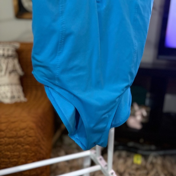 Athleta Blue Women's One Piece Swimsuit - Picture 4 of 11